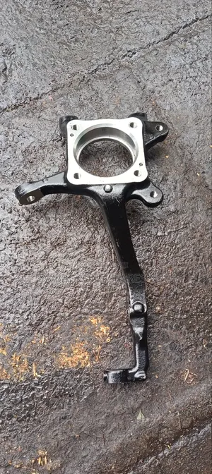 Revolution Steering Knuckles.