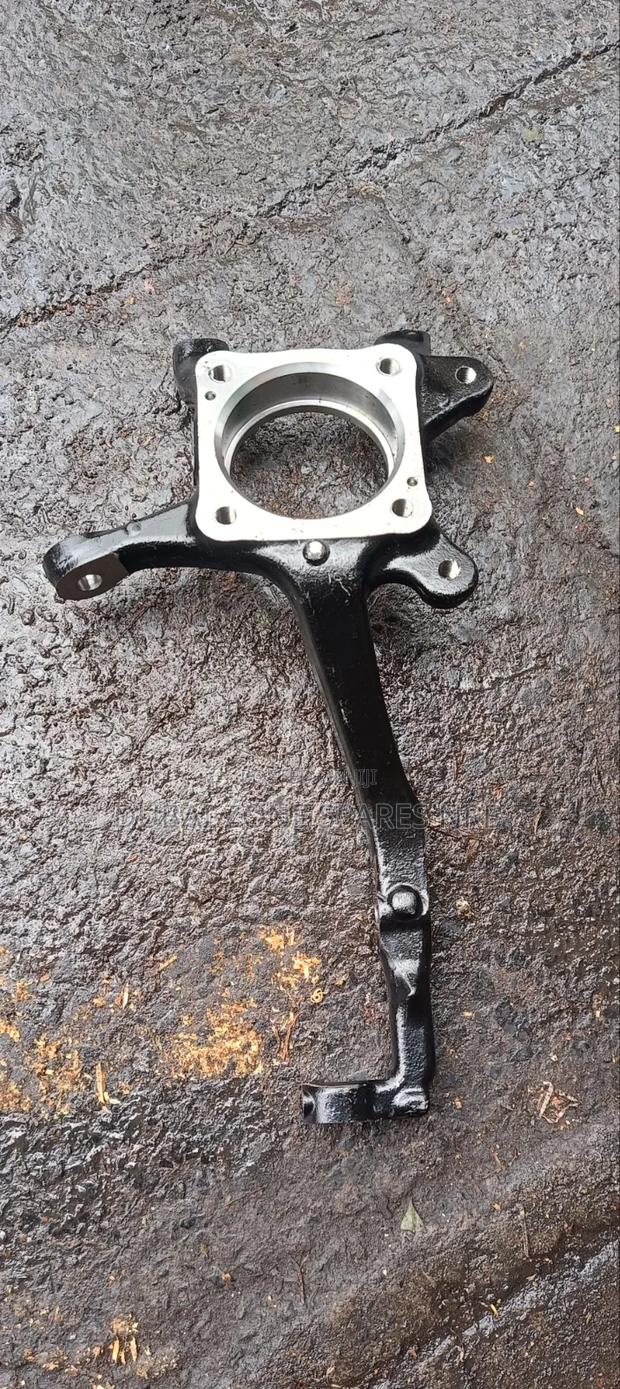 Revolution Steering Knuckles.