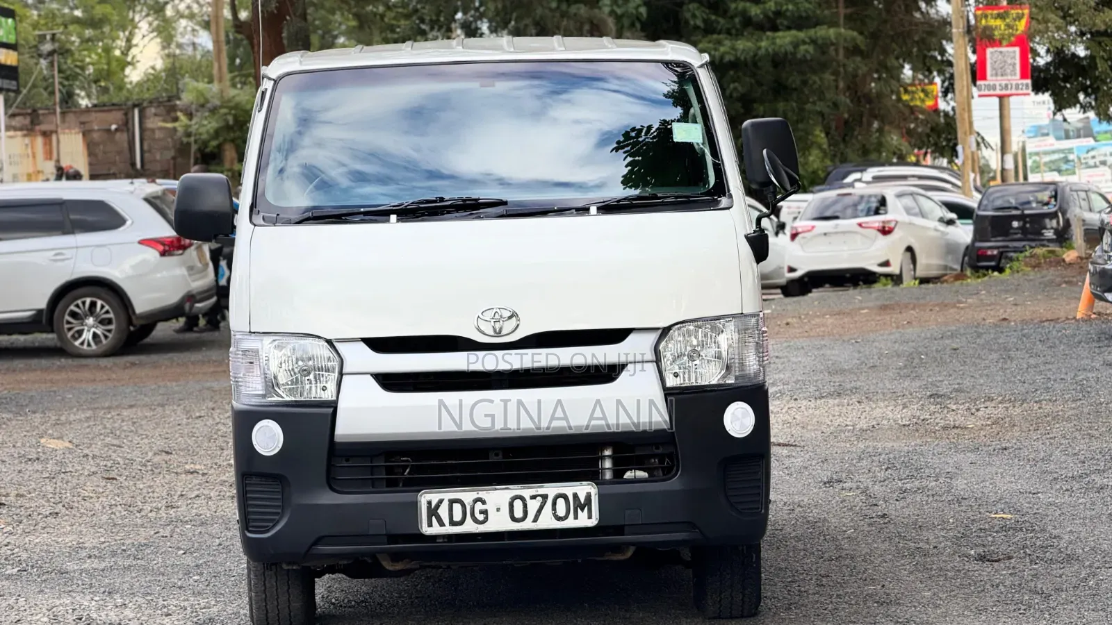 Toyota HiAce 2014 White