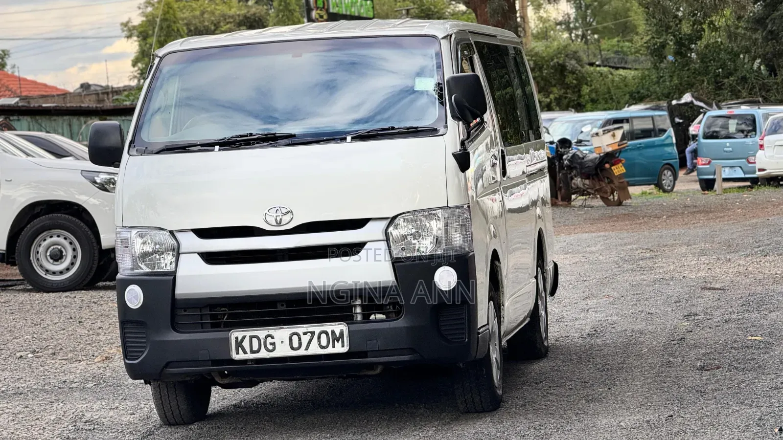 Toyota HiAce 2014 White