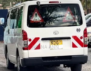 Toyota HiAce 2014 White