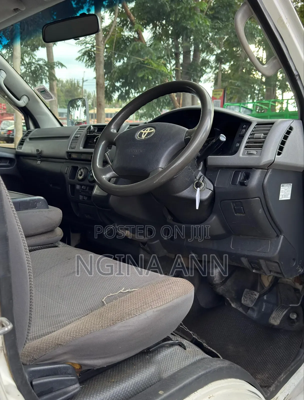 Toyota HiAce 2014 White