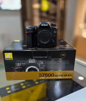 Nikon D7500 DSLR Camera With Af-S Dx 18-140mm F/3.5-5.6g Ed Vr Lens