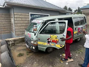 Toyota HiAce 2005 Green