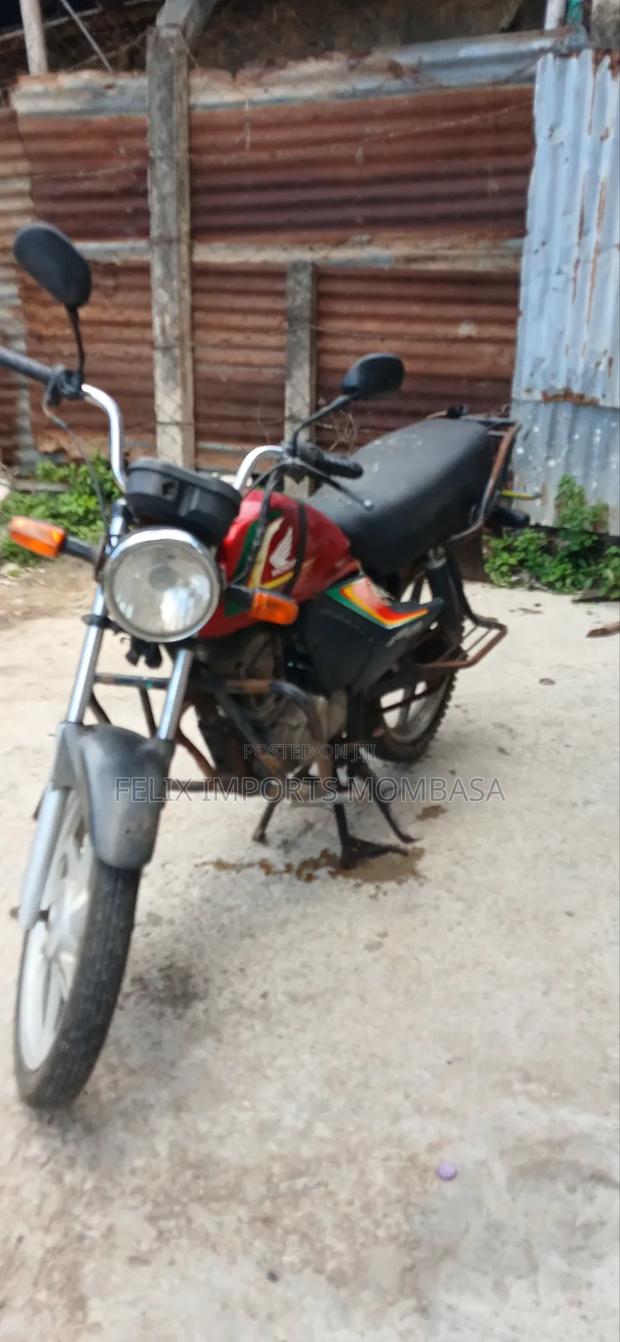 Honda XL 125 2015 Red