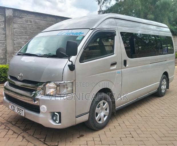 Toyota HiAce 2018 Silver - thumbnail 14