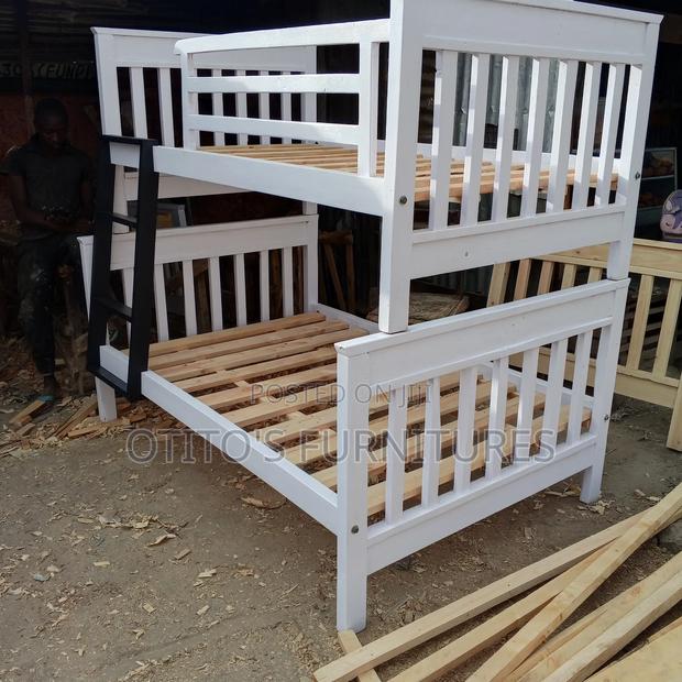 White/Black Children Bed