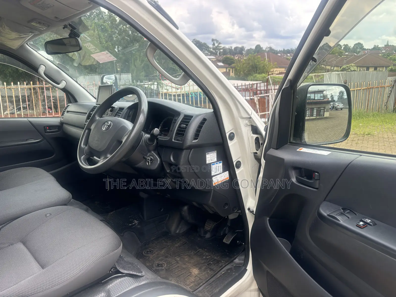 Toyota HiAce 2019 White