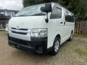 Toyota HiAce 2019 White