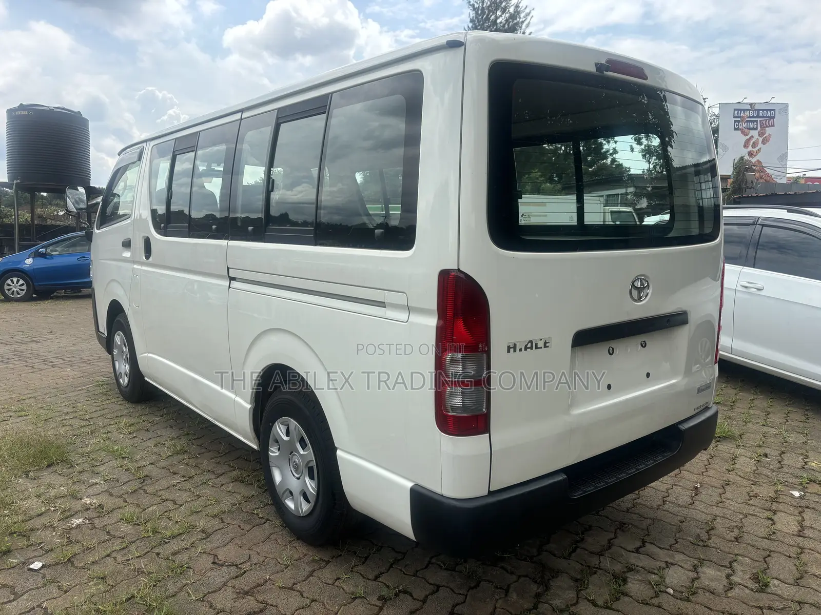Toyota HiAce 2019 White