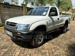 Toyota Hilux 2003 White