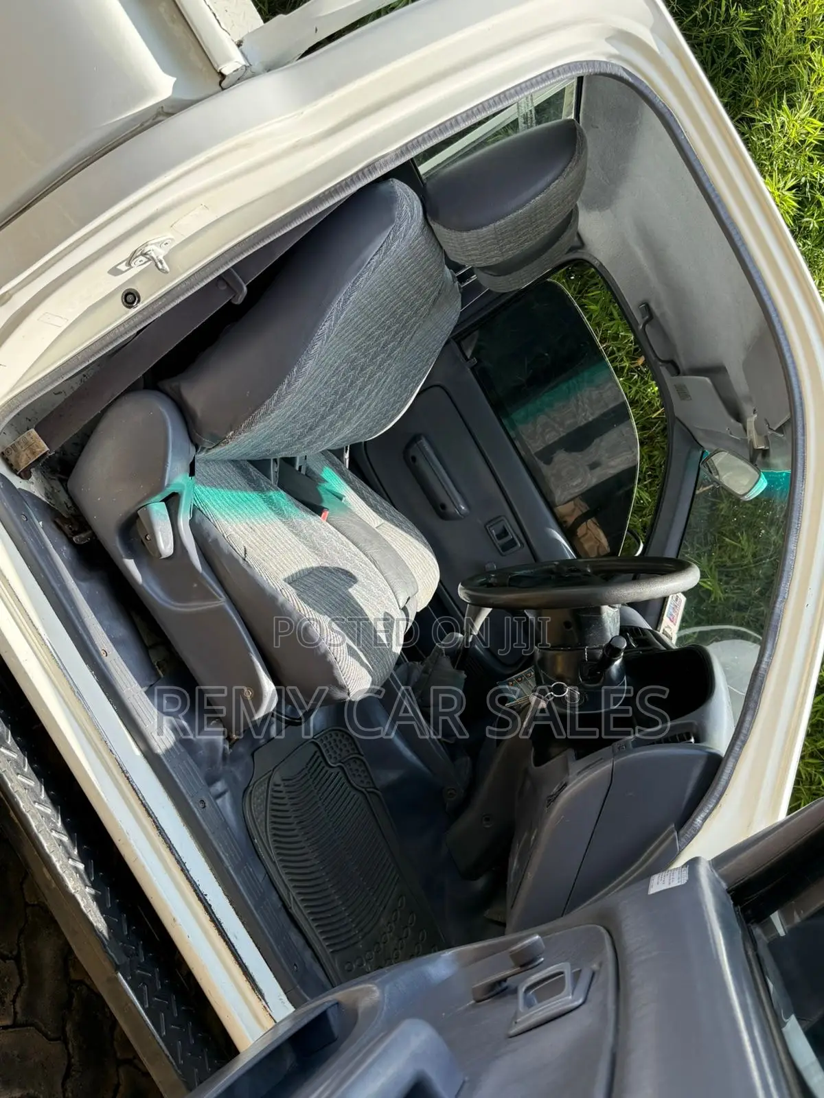 Toyota Hilux 2003 White