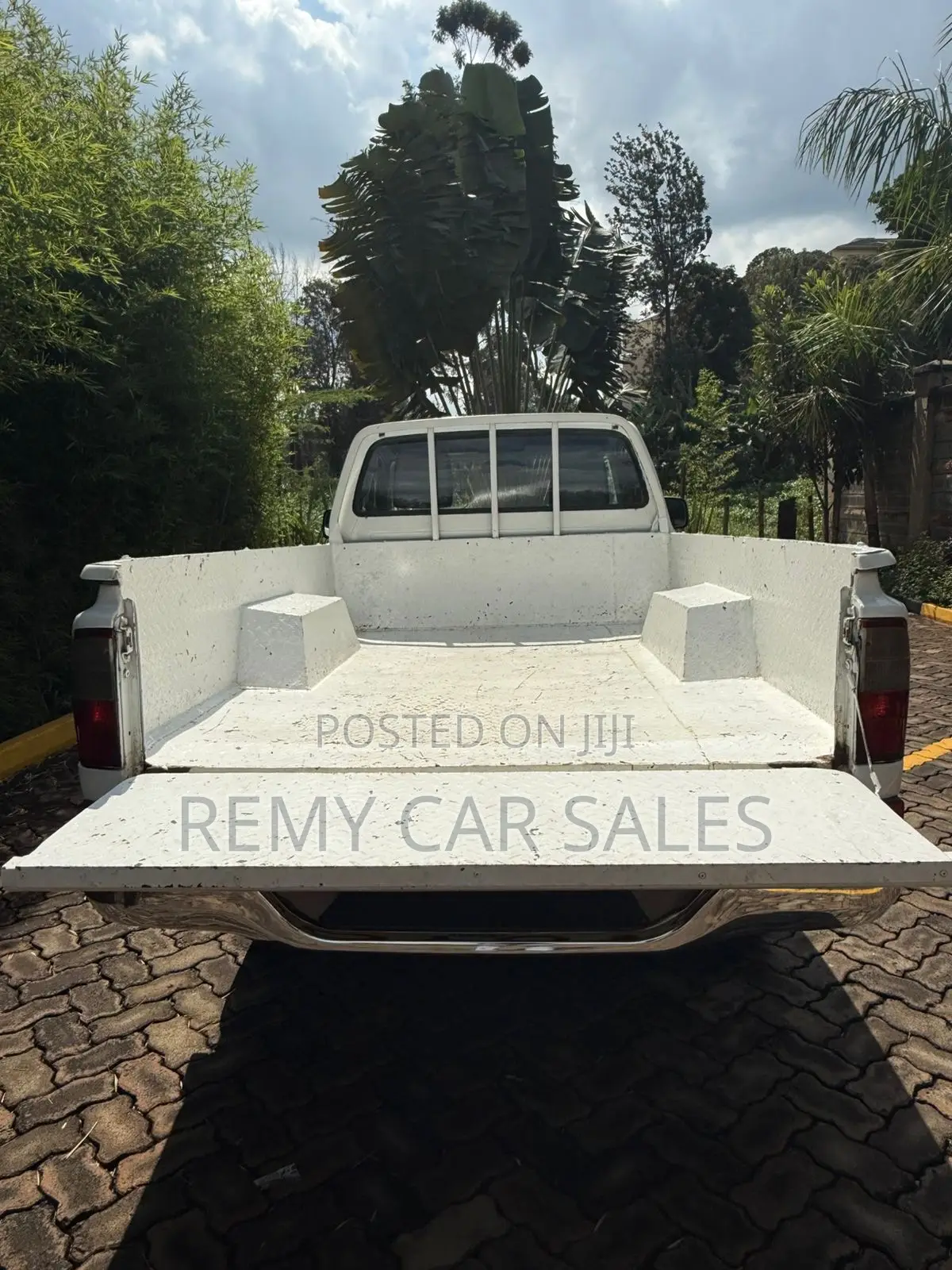 Toyota Hilux 2003 White