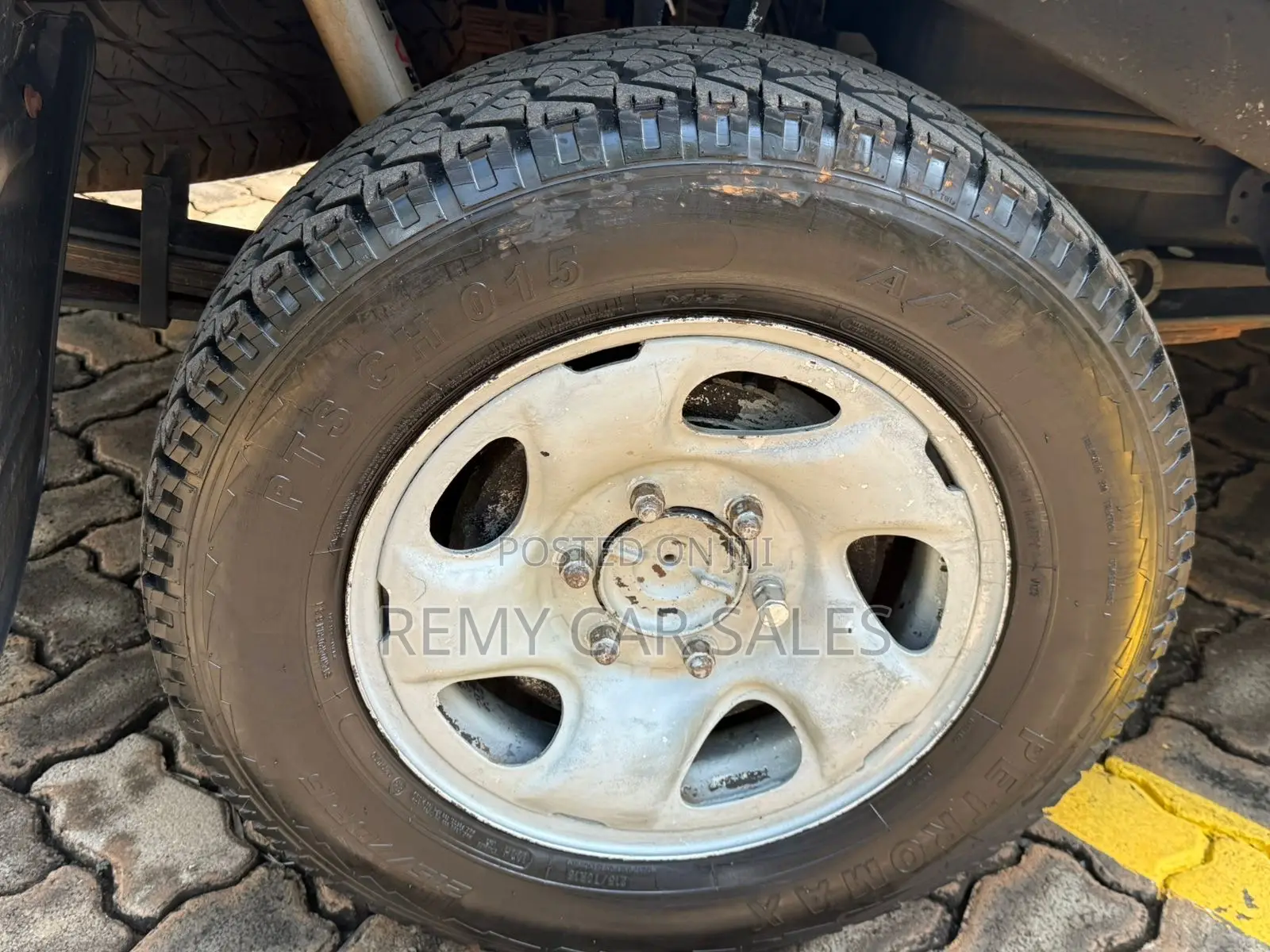 Toyota Hilux 2003 White