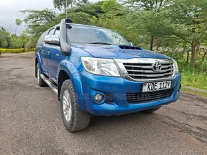 Toyota Hilux 3.0 D-4D 4x4 2015 Blue