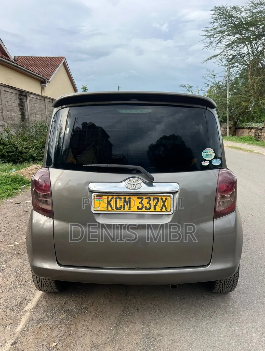 Toyota Ractis 2012 Gray