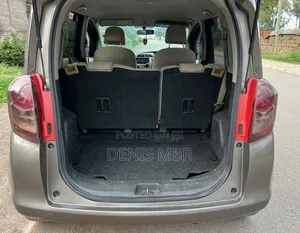 Toyota Ractis 2012 Gray