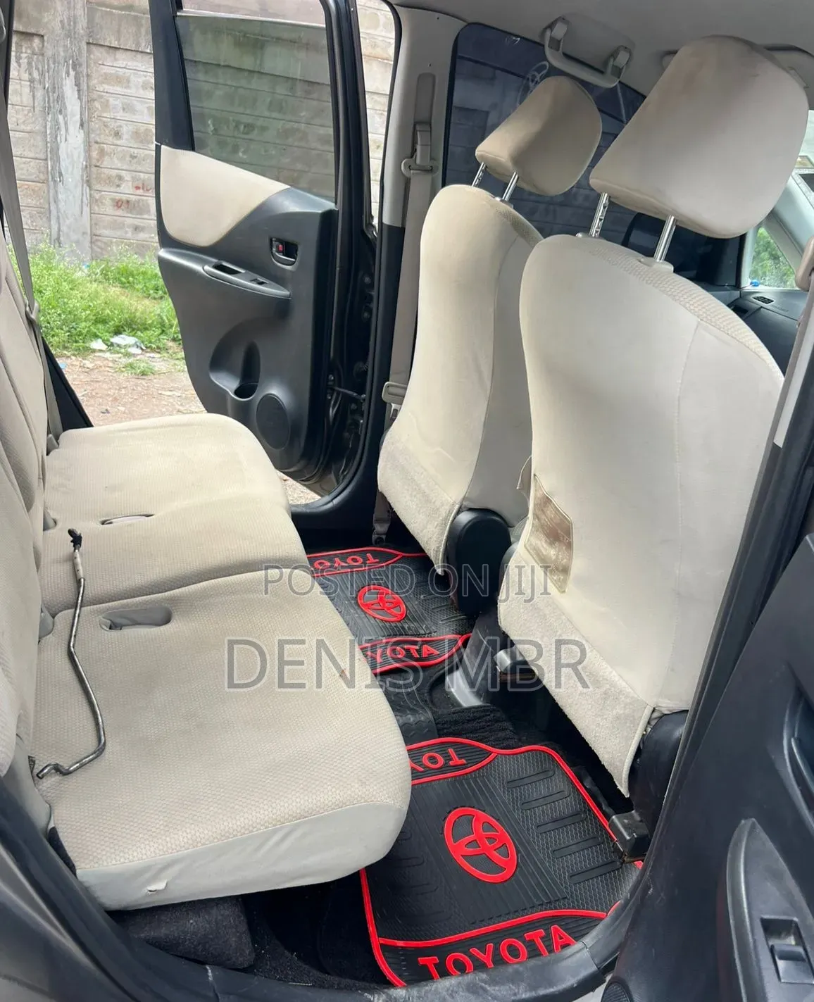 Toyota Ractis 2012 Gray