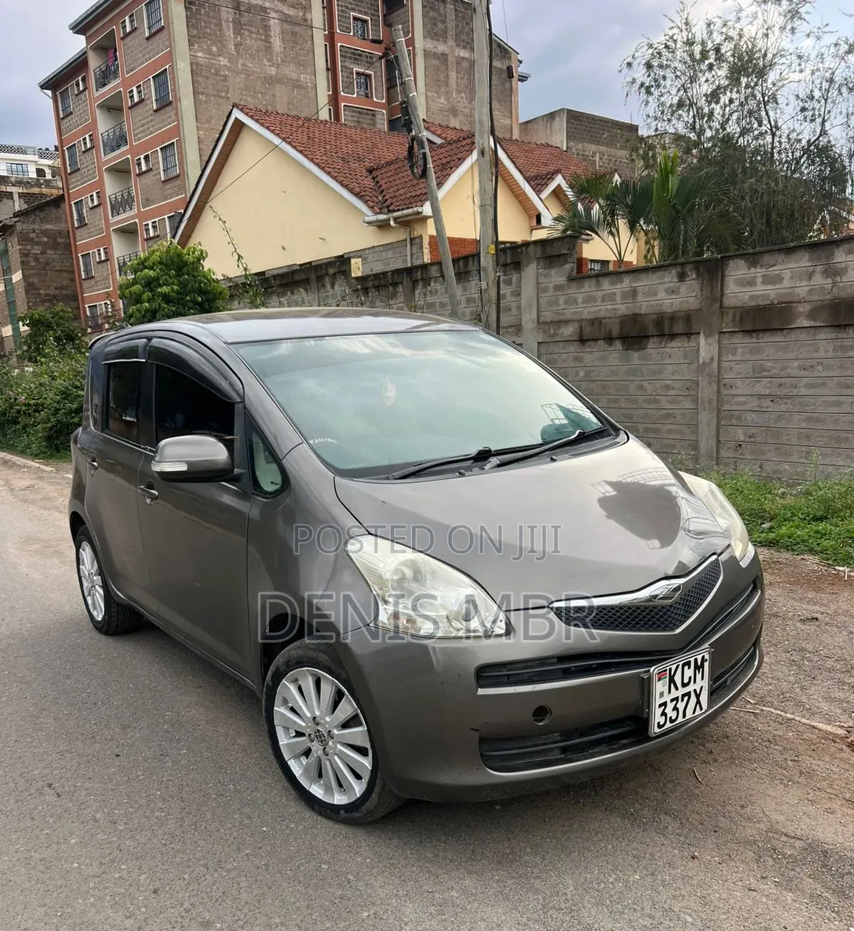 Toyota Ractis 2012 Gray