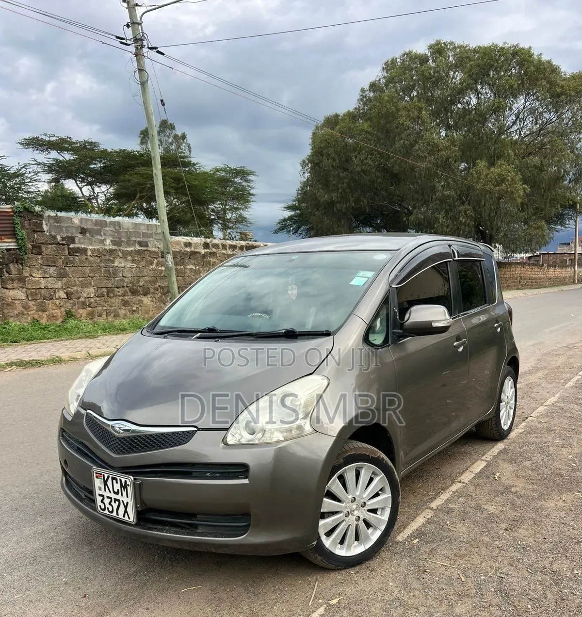 Toyota Ractis 2012 Gray