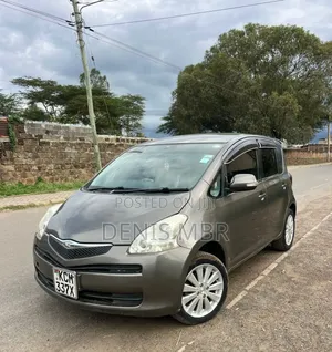 Toyota Ractis 2012 Gray
