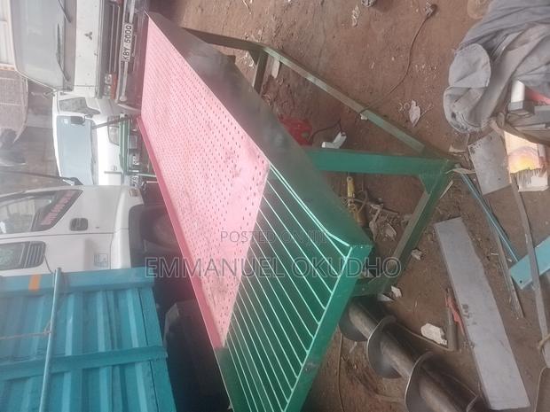 Vibrating Table