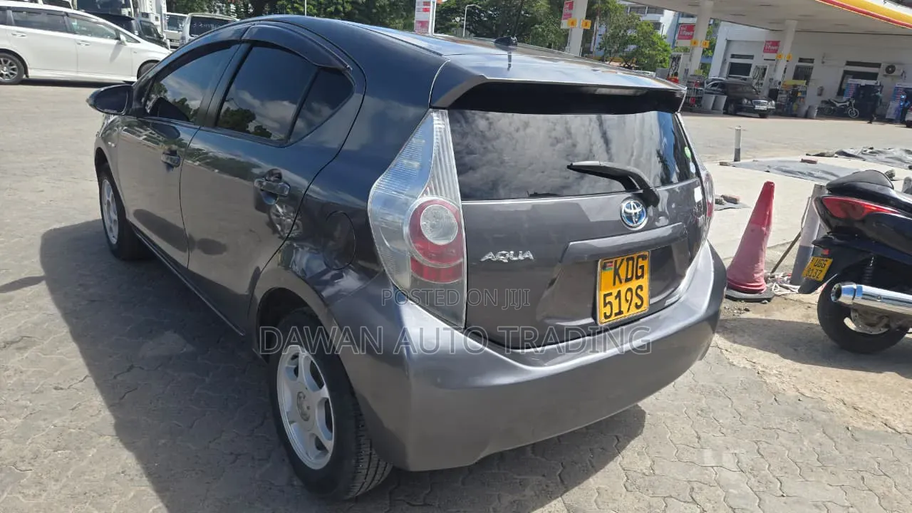 Toyota Aqua 2014 Gray