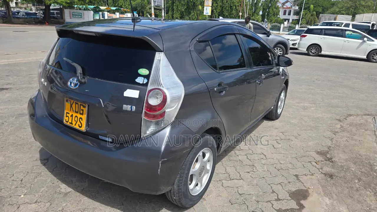 Toyota Aqua 2014 Gray