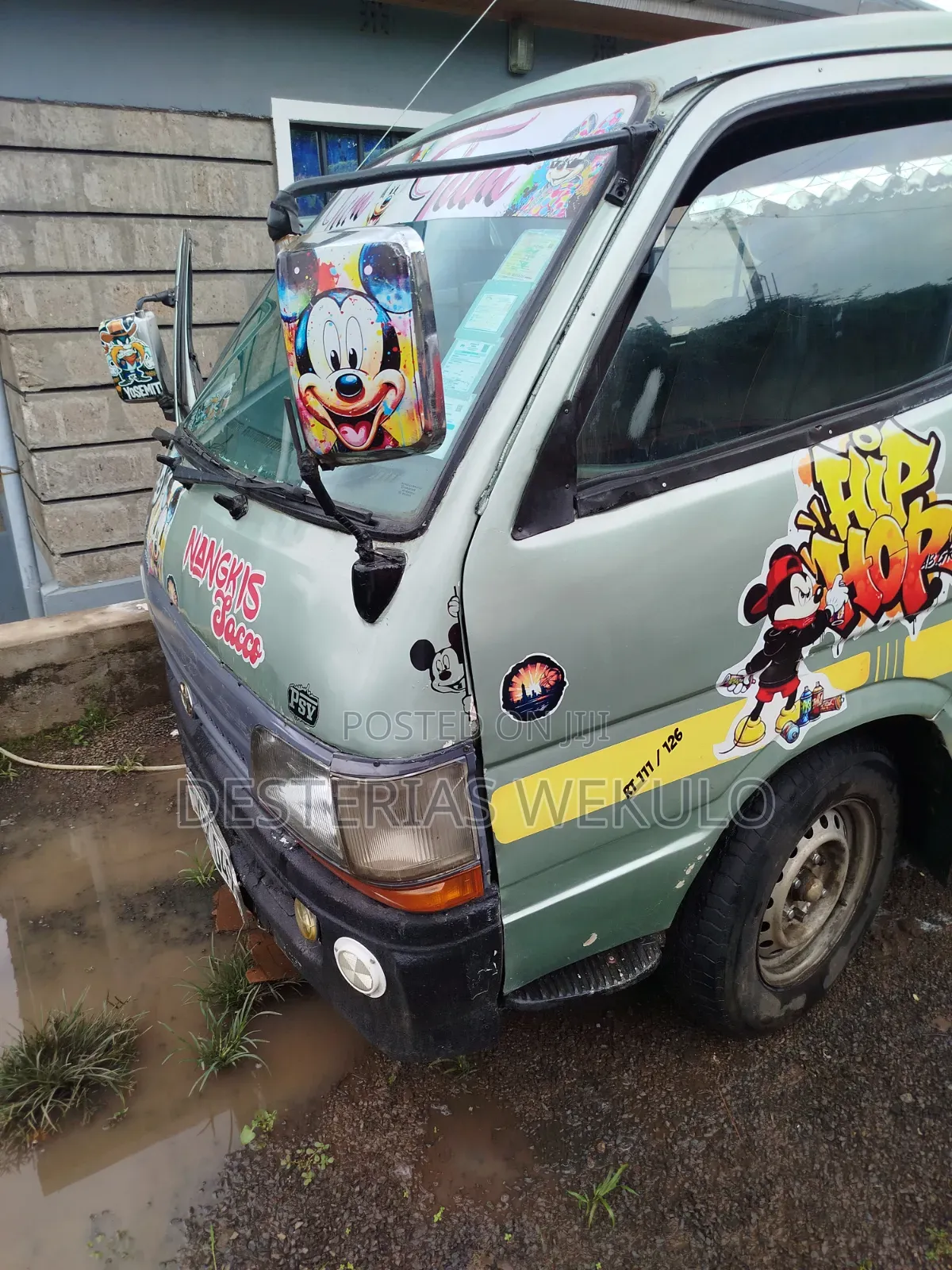 Toyota HiAce 2002 Green