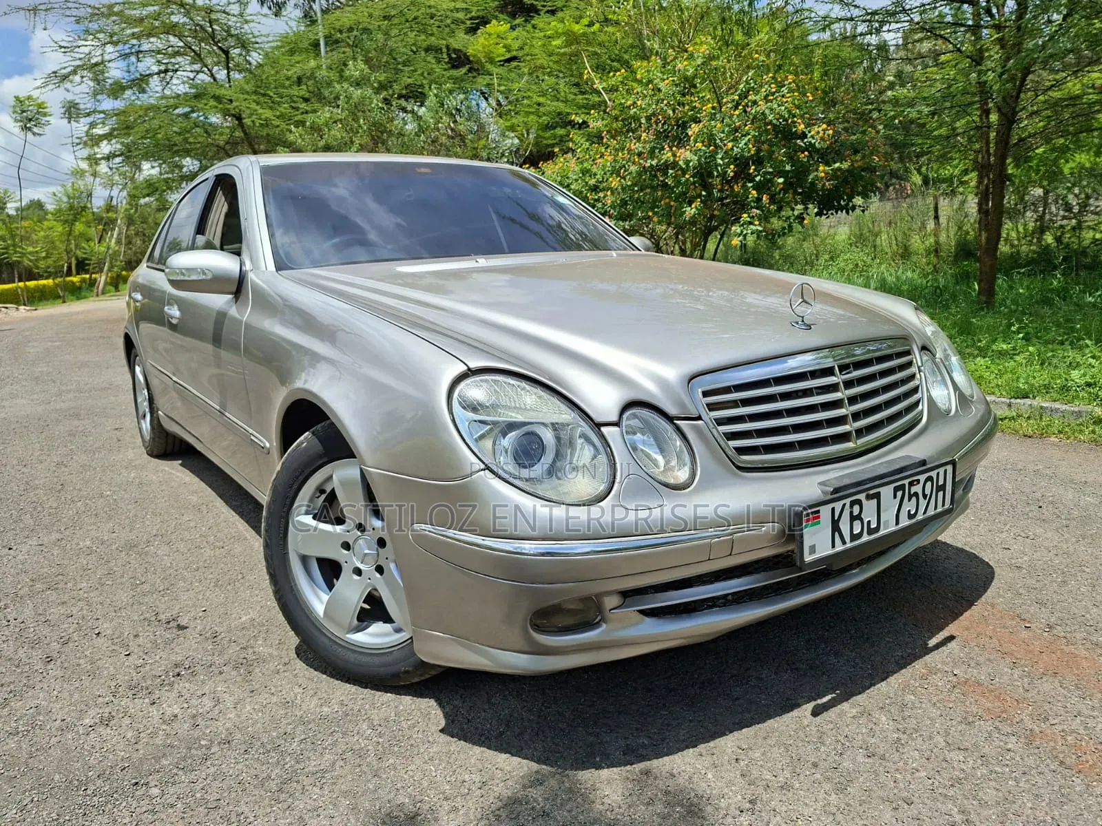 Mercedes-Benz E200 2005 Beige