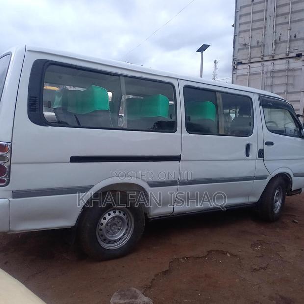 Toyota HiAce 2002 Beige - thumbnail 4