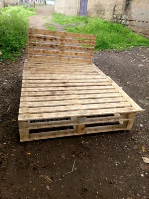 Detachable 5*6 Pallet Bed. Latest Design Pallet Designed