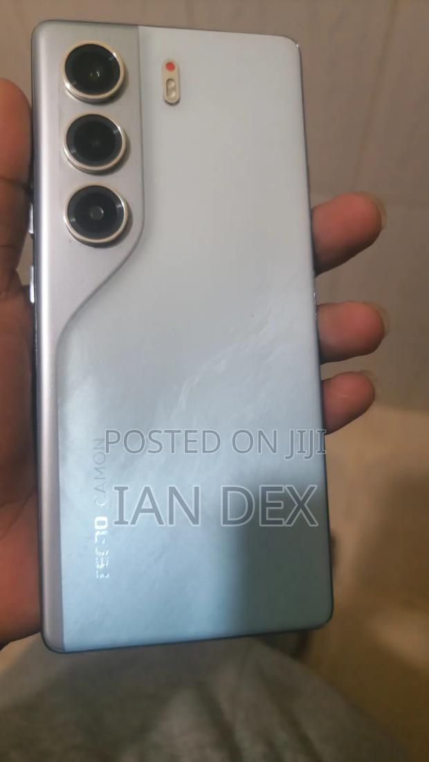 Tecno Camon 40 256 GB Blue - thumbnail 2