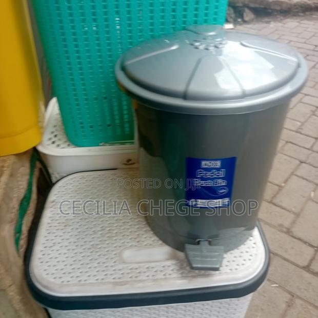 Pedal Dustbin - thumbnail 3