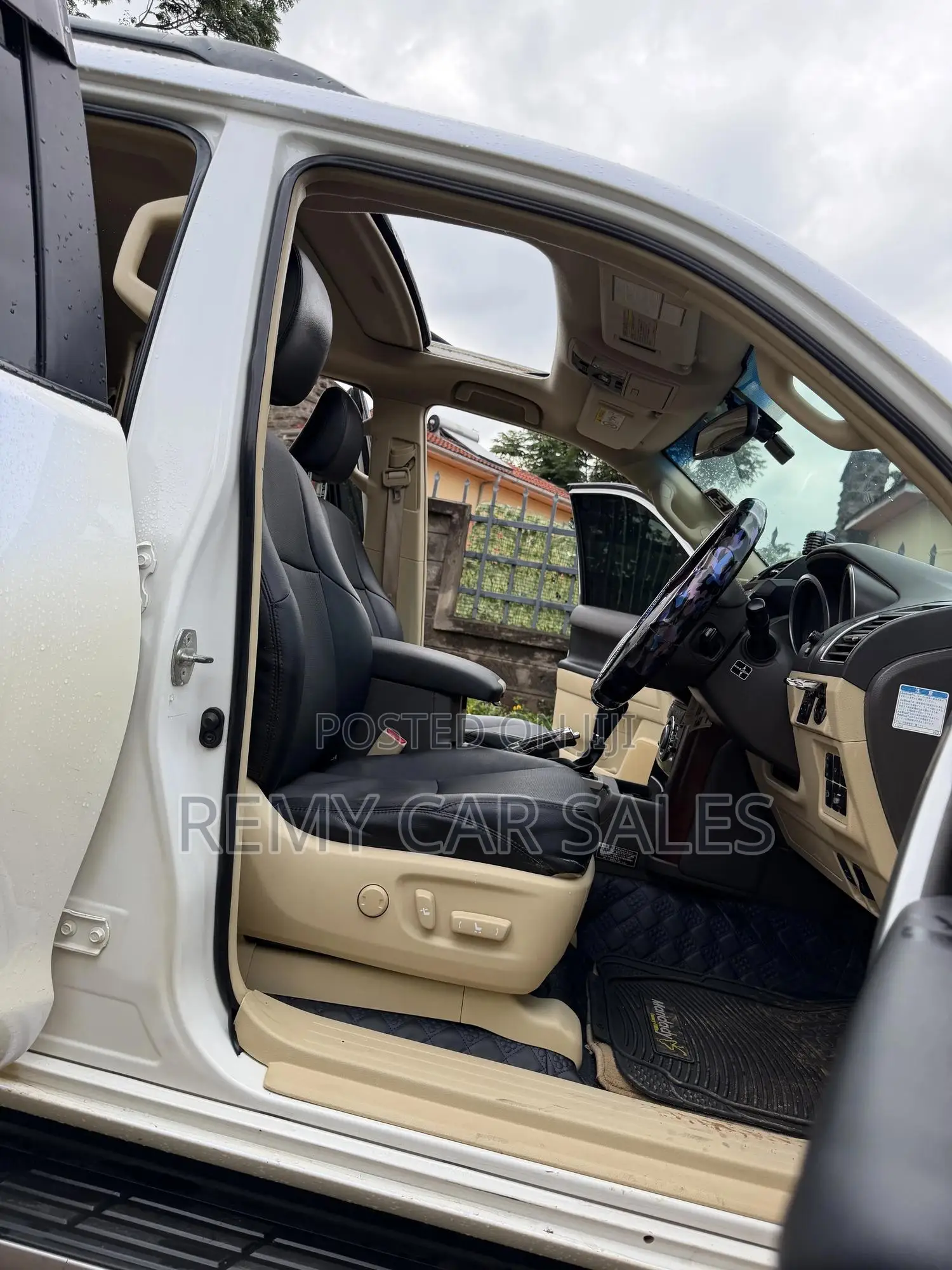 Toyota Land Cruiser Prado 2015 White