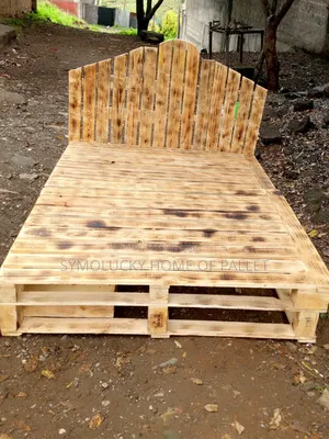 5*6 Pallet Bed . Pallet Framed Patterned