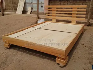 Meggy's Comb Headboard Boxbed 6*6