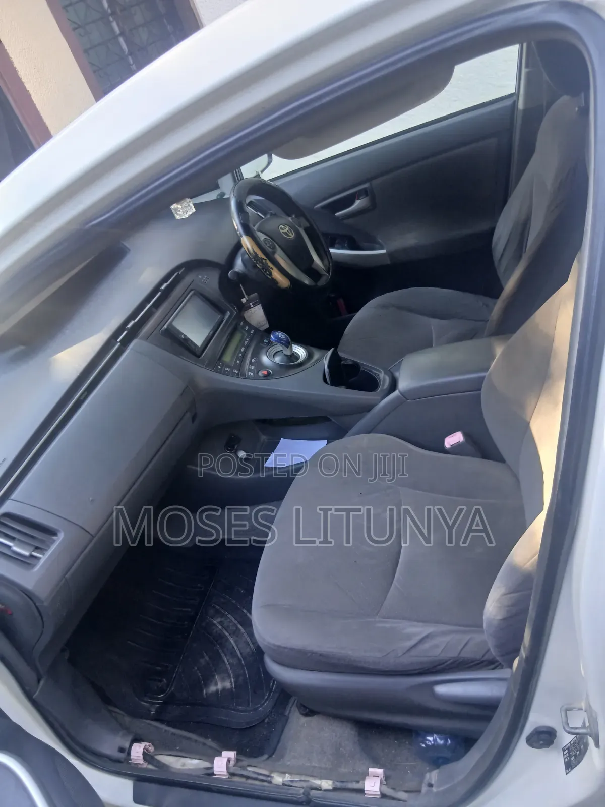 Toyota Prius IV 2011 White