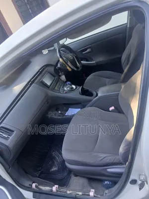 Toyota Prius IV 2011 White