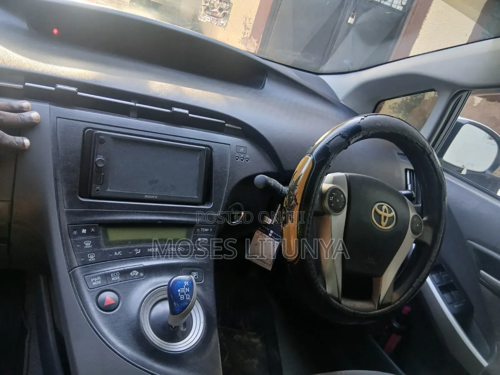 Toyota Prius IV 2011 White