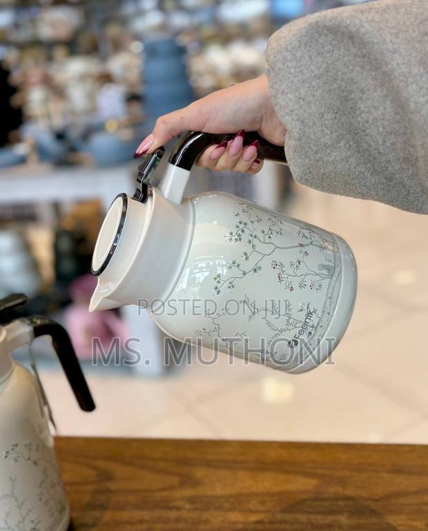 Aesthetic 2l Neutral Tone Vacuum Flasks - thumbnail 6
