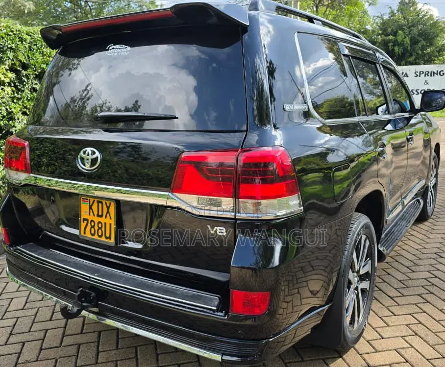 Toyota Land Cruiser Prado 2016 Black