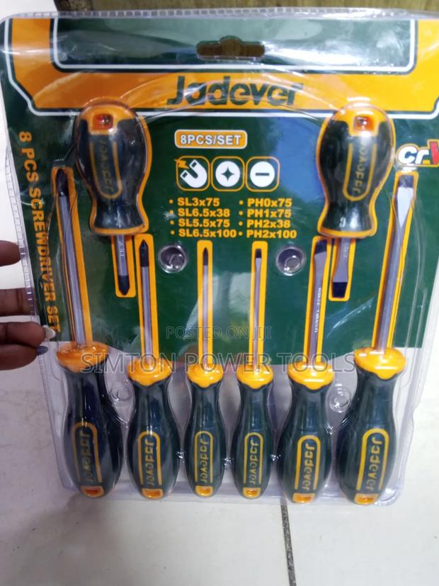 8 Piece Screwdriver Set