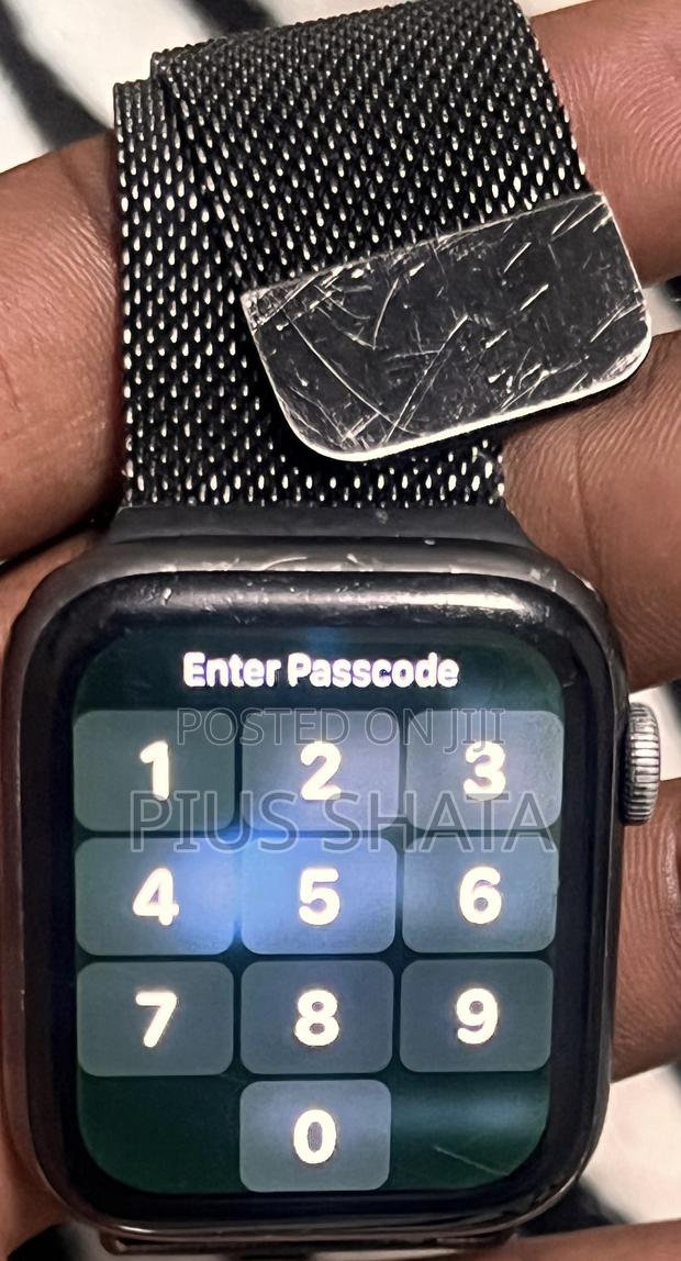 Apple Watch Series 4 44mm - thumbnail 2