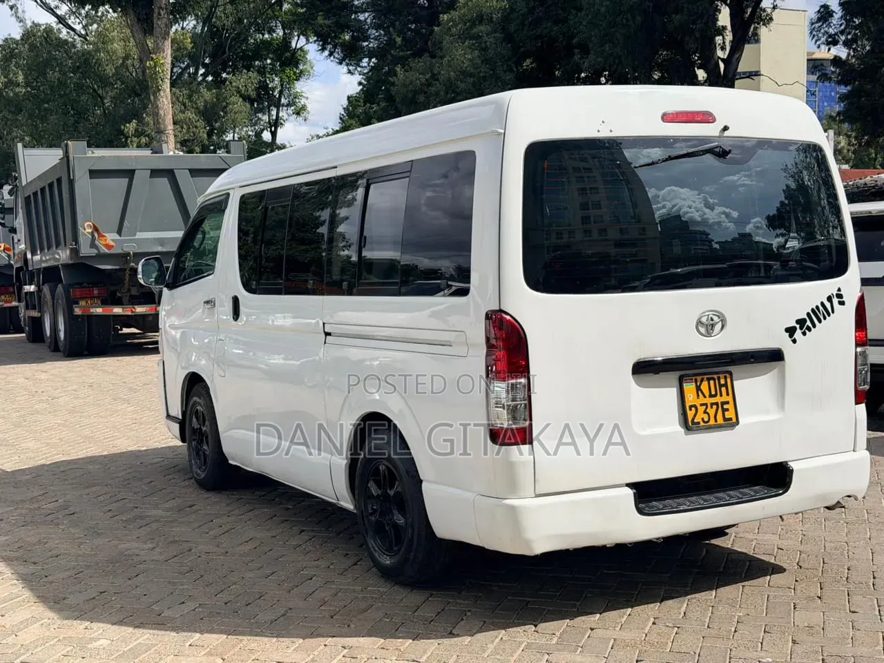 Toyota HiAce 2010 White