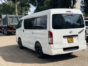 Toyota HiAce 2010 White