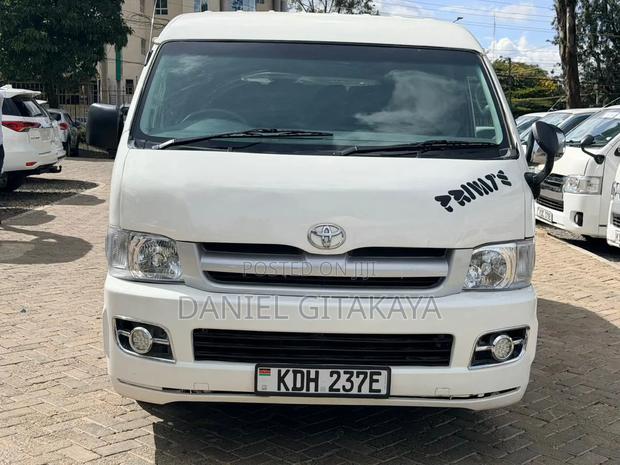 Toyota HiAce 2010 White