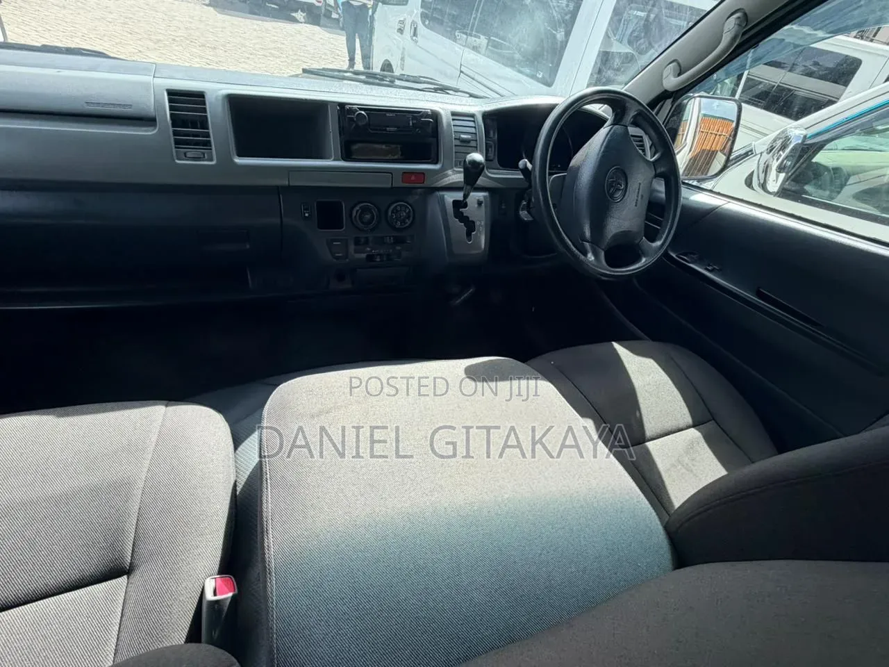 Toyota HiAce 2010 White