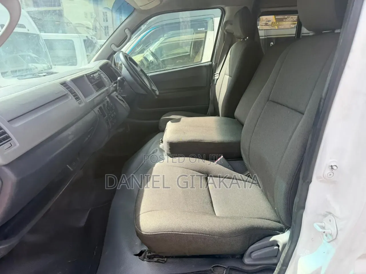 Toyota HiAce 2010 White