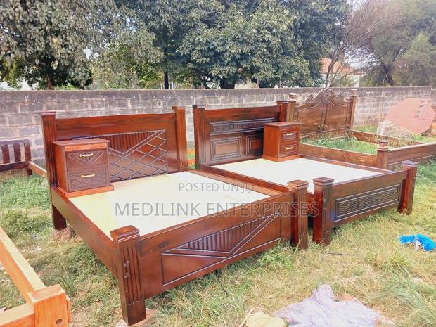 Twin Mahogany Crafted 5"6 Beds Queen Sized